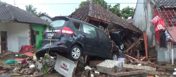 СПУТНИК_Последствия цунами в Индонезии - Sputnik Ўзбекистон