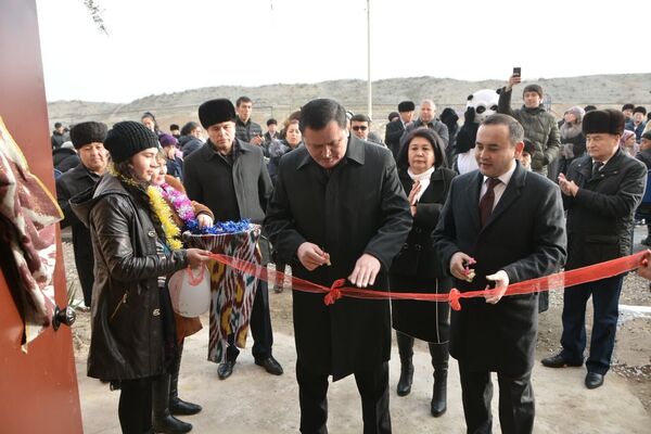 В Фергане жителям вручили ключи от новых квартир - Sputnik Узбекистан