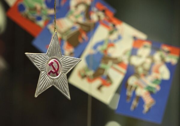 Елка Победы в Центральном музее Великой Отечественной войны - Sputnik Узбекистан