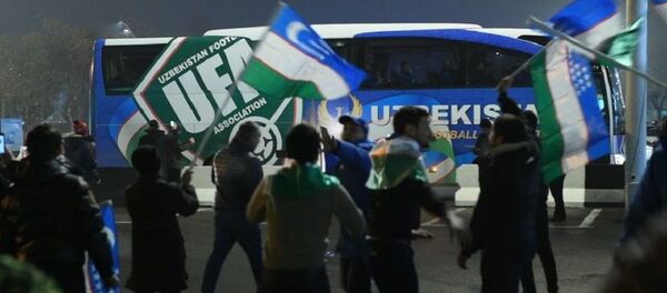 Проводы сборной Узбекистана в аэропорту Ташкента Проводы сборной Узбекистана в аэропорту Ташкента - Sputnik Узбекистан
