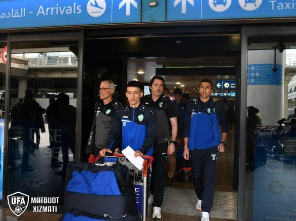 O‘zbek futbolchilari Dubayda: ilk mashg‘ulotlar va omad tilagi - Sputnik O‘zbekiston