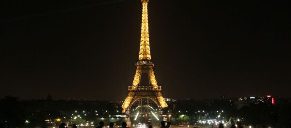 Eyfeleva bashnya v Parije - Sputnik O‘zbekiston