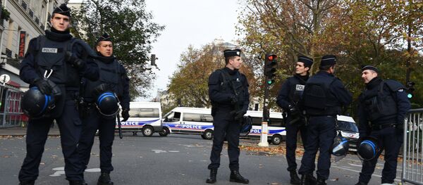 Ситуация в Париже после серии терактов - Sputnik Узбекистан