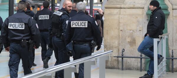 Ситуация в Париже после серии терактов - Sputnik Узбекистан