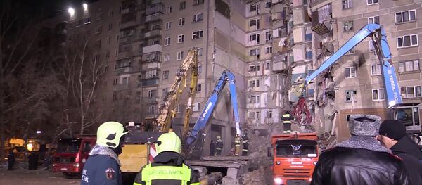 Ситуация в Магнитогорске в связи с обрушением подъезда жилого дома Ситуация в Магнитогорске в связи с обрушением подъезда жилого дома - Sputnik Узбекистан