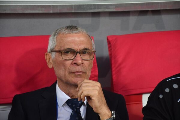 Почему нервничала сборная Узбекистана: мнения о первом матче на Кубке Азии - Sputnik Узбекистан