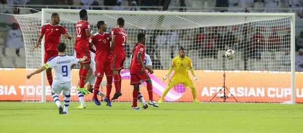 Матч между сборными Омана и Узбекистана - Sputnik Узбекистан