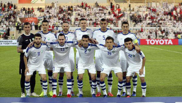 Сборная Узбекистана в первом матче Кубка Азии-2019 против сборной Омана - Sputnik Узбекистан