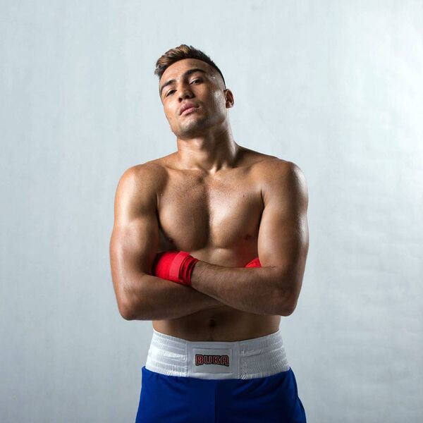 Боксер Шахрам Гиясов досрочно выиграл схватку с мексиканцем - Sputnik Узбекистан