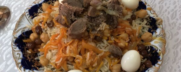 Обязательно спрашивайте у местных жителей и других туристов, где отведать самый вкусный плов Обязательно спрашивайте у местных жителей и других туристов, где отведать самый вкусный плов - Sputnik Ўзбекистон