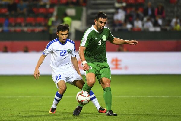 Матч между сборными Узбекистана и Туркменистана на кубке Азии по футболу - Sputnik Узбекистан