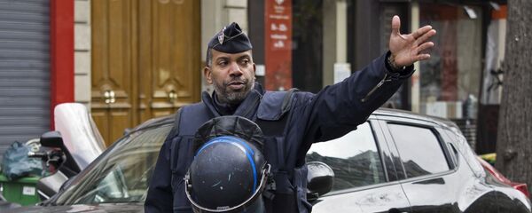 Полицейский во Франции Полицейский во Франции - Sputnik Узбекистан