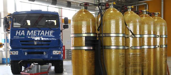Грузовые автомобили с установленным газобаллонным оборудованием Грузовые автомобили с установленным газобаллонным оборудованием - Sputnik Узбекистан