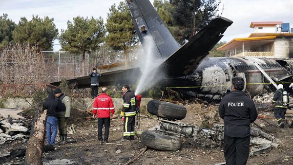 Потерпевший крушение недалеко от Тегерана грузовой Boeing 707 - Sputnik Узбекистан