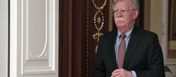 Встреча президента РФ В. Путина с помощником президента США по национальной безопасности Д. Болтоном Встреча президента РФ В. Путина с помощником президента США по национальной безопасности Д. Болтоном - Sputnik Узбекистан