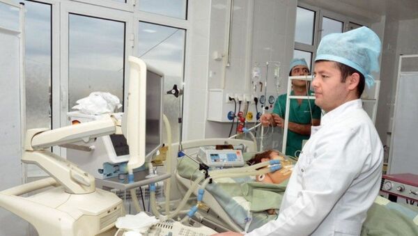 Операция на сердце у детей в Медицинском центре Самарканда - Sputnik Ўзбекистон
