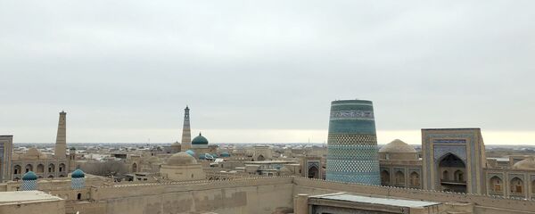 Архитектурный комплекс Ичан-Кала в Хиве. Вид с обзорной площадки - Sputnik Узбекистан