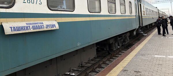 Poyezd AO Uzbekiston temir yullari Tashkent - Urgench - Sputnik O‘zbekiston