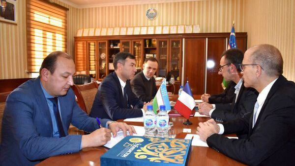 Самаркандский иняз договорился о сотрудничестве - Sputnik Узбекистан