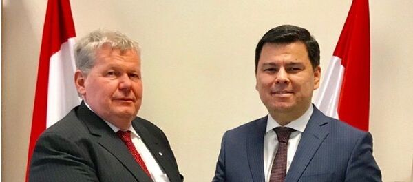 Посол Узбекистана в Австрии Шерзод Асадов и министр по делам расширения АЭС Пакш Венгрии Янош Шули обсудили развитие сотрудничества в сфере атомной энергетики Посол Узбекистана в Австрии Шерзод Асадов и министр по делам расширения АЭС Пакш Венгрии Янош Шули обсудили развитие сотрудничества в сфере атомной энергетики - Sputnik Узбекистан