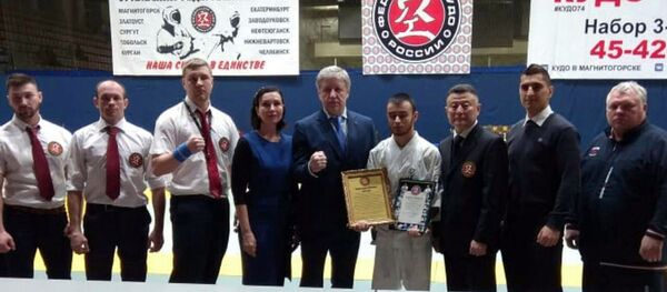 Nagrajdenie Alana Abdullayeva blagodarstvennim pismom - Sputnik O‘zbekiston