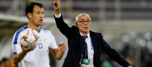 Главные тренер сборной Узбекистана по футболу Эктор Купер Главные тренер сборной Узбекистана по футболу Эктор Купер - Sputnik Узбекистан