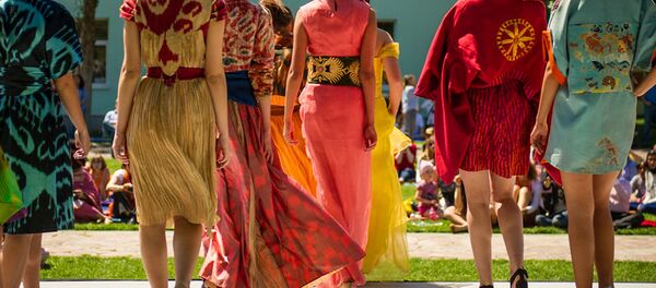 Показ моделей одежды - Sputnik Узбекистан