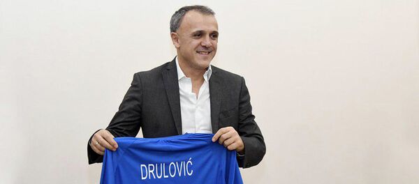 Сербский футбольный тренер Любинко Друлович Сербский футбольный тренер Любинко Друлович - Sputnik Узбекистан