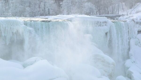 Замерзшая Ниагара: знаменитый водопад превратился в лед - Sputnik Ўзбекистон