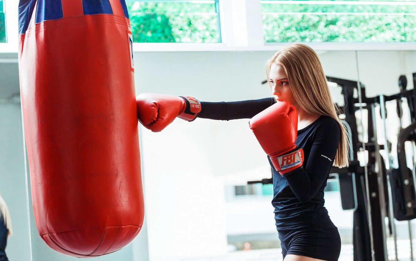 Yalangoch ayollar boks