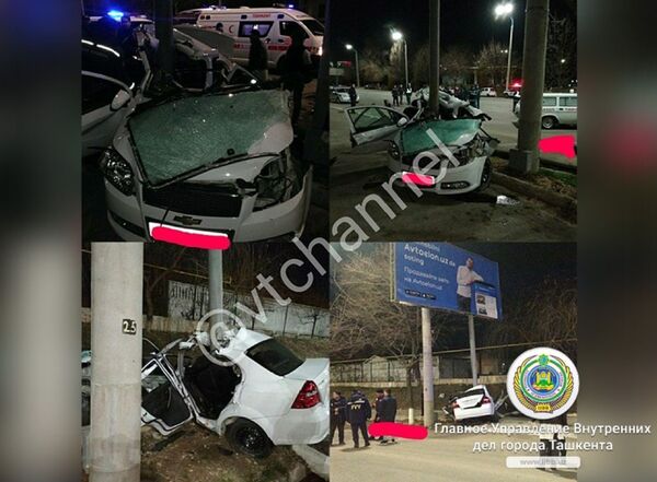 Автомобиль протаранил рекламный столб в Ташкенте - страшные кадры ДТП - Sputnik Узбекистан