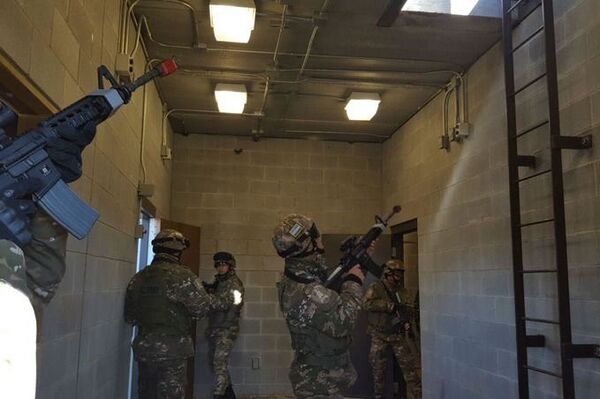 Спецназ Узбекистана впервые на учениях в США - фото Спецназ Узбекистана впервые на учениях в США - фото - Sputnik Узбекистан