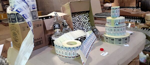 Цех по производству контрафактного алкоголя в Волгоградской области - Sputnik Узбекистан