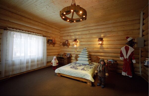 Спальня в резиденции Деда Мороза - Sputnik Узбекистан