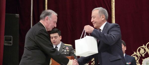 Veteranam-internatsionalistam afganskoy voyni podarili zolotie chasi ot imeni prezidenta RUz - Sputnik O‘zbekiston