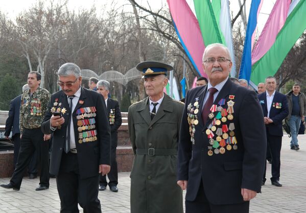 В Ташкенте прошло торжественное мероприятие посвящённое 30 й годовщине вывода Советских войск из Афганистана. - Sputnik Ўзбекистон
