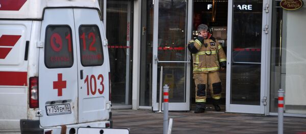 Сотрудник пожарной службы Сотрудник пожарной службы - Sputnik Ўзбекистон