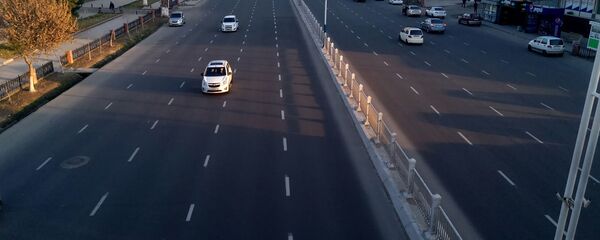 Автомобильное движение в Ташкенте Автомобильное движение в Ташкенте - Sputnik Ўзбекистон