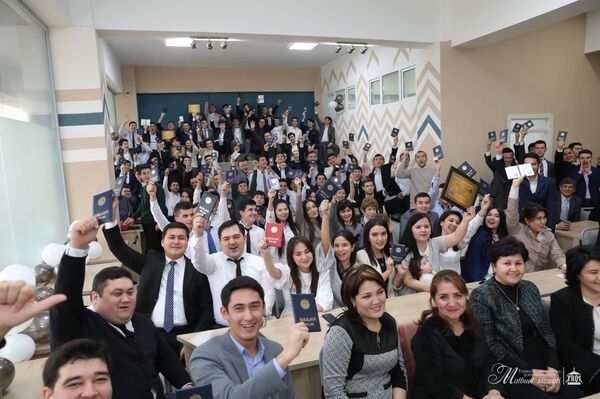 В Узбекистане открылся первый коворкинг-центр для студентов - Sputnik Узбекистан