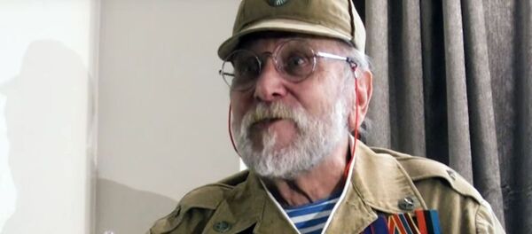 Первый руководитель ансамбля Каскад Андрей Сухов о рождении коллектива в Афганистане в 1983 году - Sputnik Узбекистан