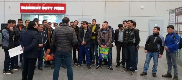 Vozvrashenie trudovix migrantov iz Uzbekistana na rodinu - Sputnik O‘zbekiston