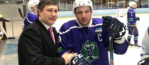 Алишер Азимов (справа) - Sputnik Узбекистан