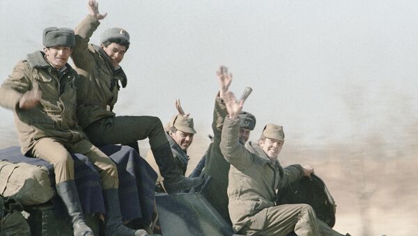 Вывод ограниченного контингента советских войск из Афганистана. 14 февраля 1989 года - Sputnik Ўзбекистон