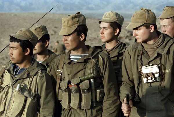 Prebыvaniye ogranichennogo kontingenta sovetskix voysk v Afganistane. 18 fevralya 1988 goda - Sputnik Oʻzbekiston