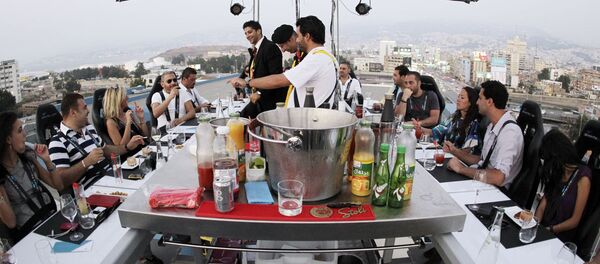 Посетители Sky ресторана - Sputnik Узбекистан
