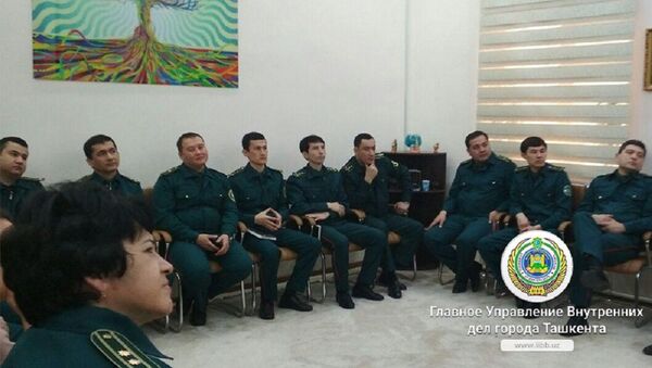 Специалисты группы психологического обеспечения ГУВД Ташкента провели тренинг для сотрудников органов внутренних дел - Sputnik Узбекистан
