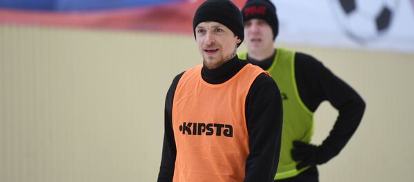 Футбольный матч с участием П. Мамаева в СИЗО Футбольный матч с участием П. Мамаева в СИЗО - Sputnik Узбекистан