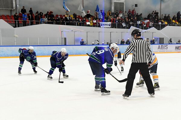 Матч чемпионата Узбекистана по хоккею между командами Хумо и Бинокор  - Sputnik Узбекистан
