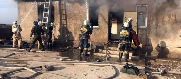 Пожар в микрорайоне Курсай Абайского района г. Шымкент - Sputnik Узбекистан