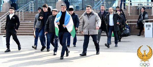 Шохжахона Эргашева торжественно встретили в аэропорту Шохжахона Эргашева торжественно встретили в аэропорту - Sputnik Ўзбекистон